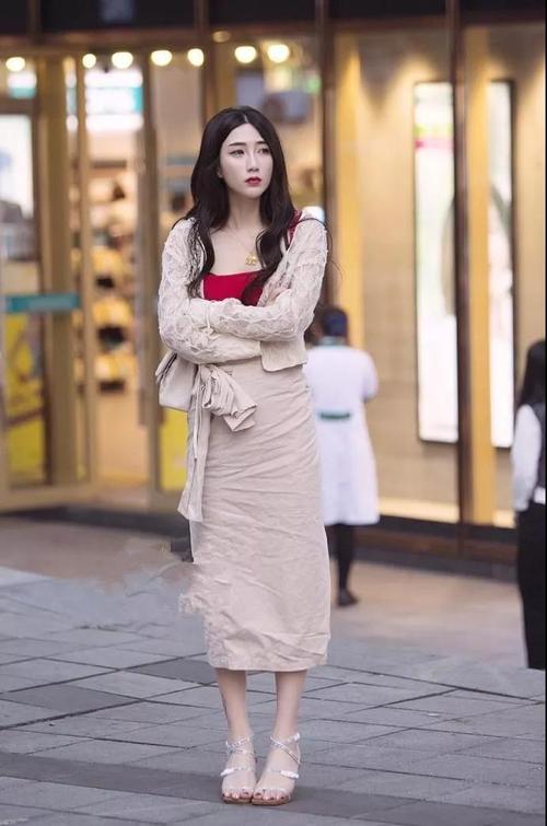 猛男皇帝被揉捏裆部小说